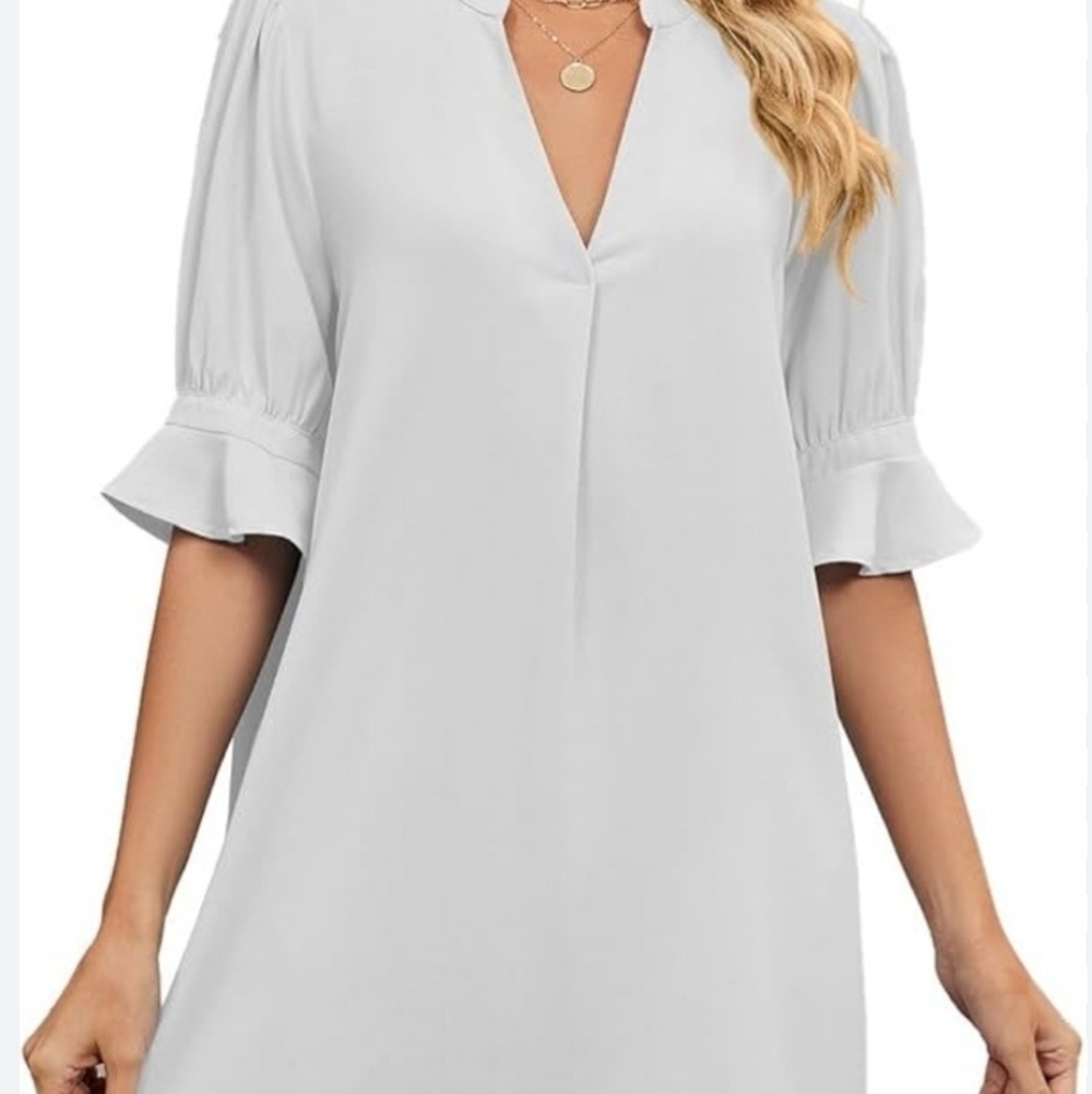 Famulily Ivory Women's V-neck half sleeve shirt dress. Size Medium. EUC